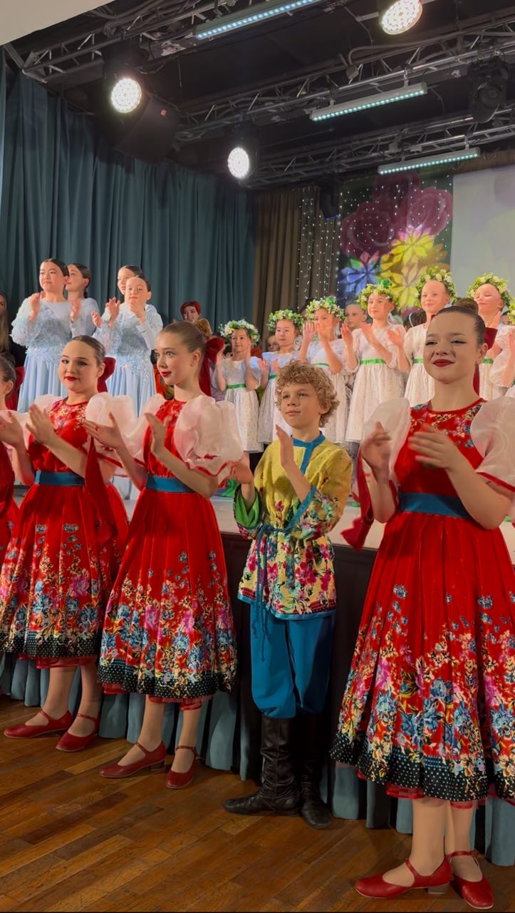 Весенний букет поздравлений